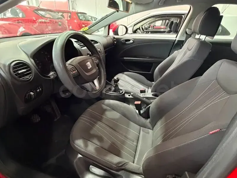 Usado Seat Leon Copa 105 CV (77 kW) 2011 Rojo Utilitario