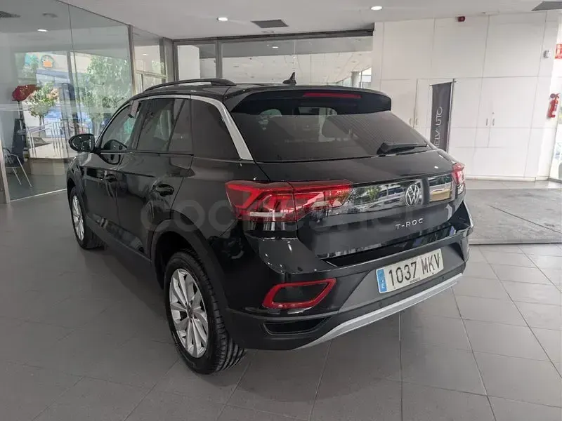 Usado VW T-Roc Life 115 CV (84 kW) 2023 Negro SUV