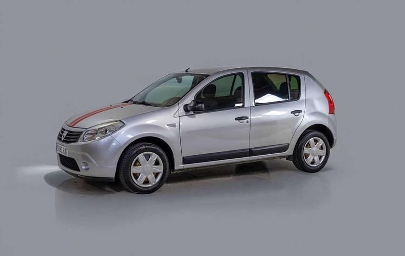 Plateado Usado 2012 Dacia Sandero Ambiance Utilitario | 5650 € (Precio justo) - Imagen 1/4