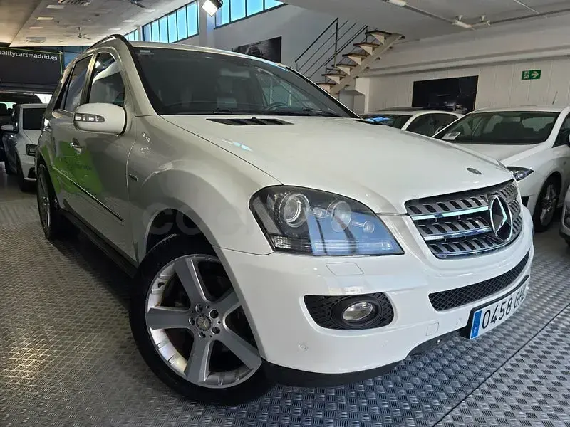 Usado Mercedes ML320 AMG Edition 1 224 CV (164 kW) 2008 Blanco SUV