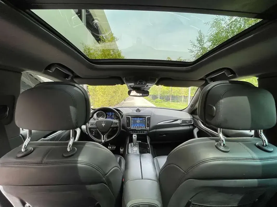 Usado Maserati Levante GranLusso 349 CV (256 kW) 2019 Beige SUV