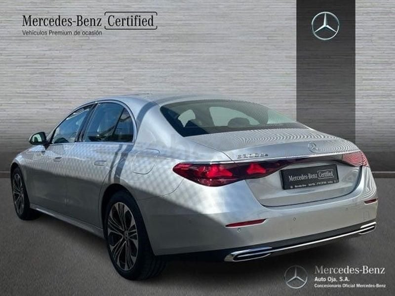 Usado Mercedes E300 313 CV (230 kW) 2024 Gris / plata Berlina