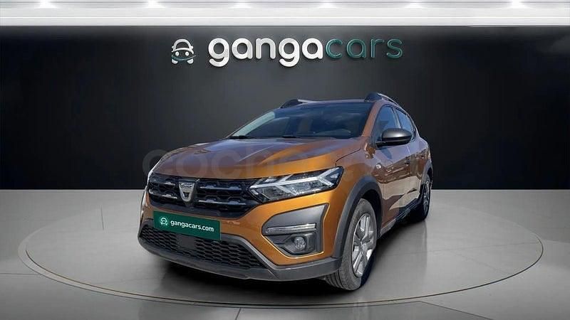 Usado Dacia Sandero Comfort 91 CV (66 kW) 2022 Naranja Berlina