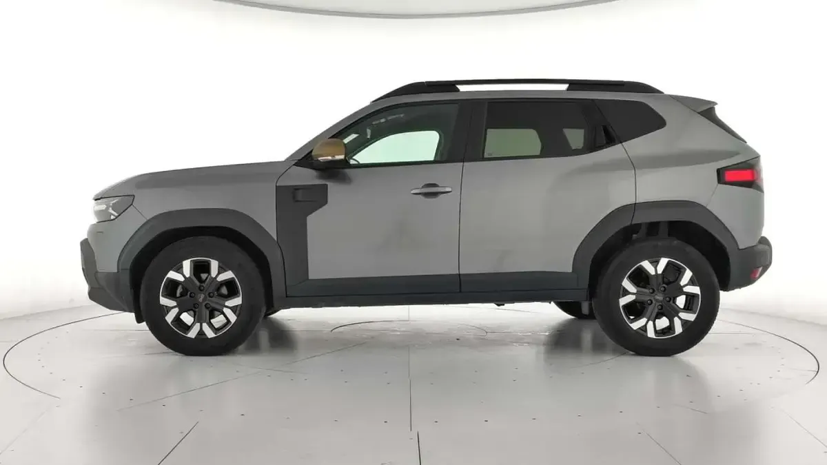 Usado Dacia Duster Extreme 101 CV (74 kW) 2025 Gris SUV
