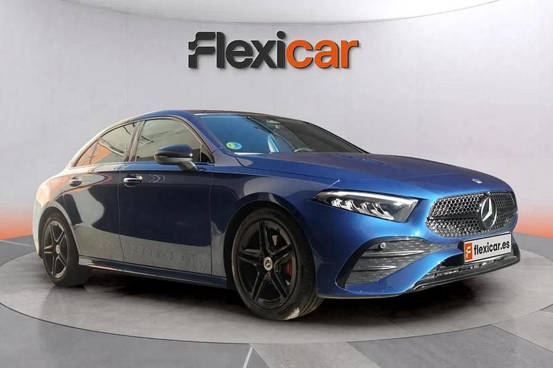 Usado Mercedes A180 136 CV (100 kW) 2024 Azul Berlina