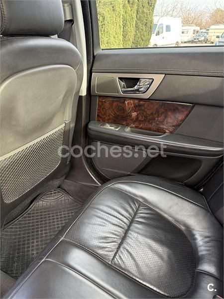 Usado Jaguar XF Premium Luxury 298 CV (219 kW) 2008 Gris / plata Berlina