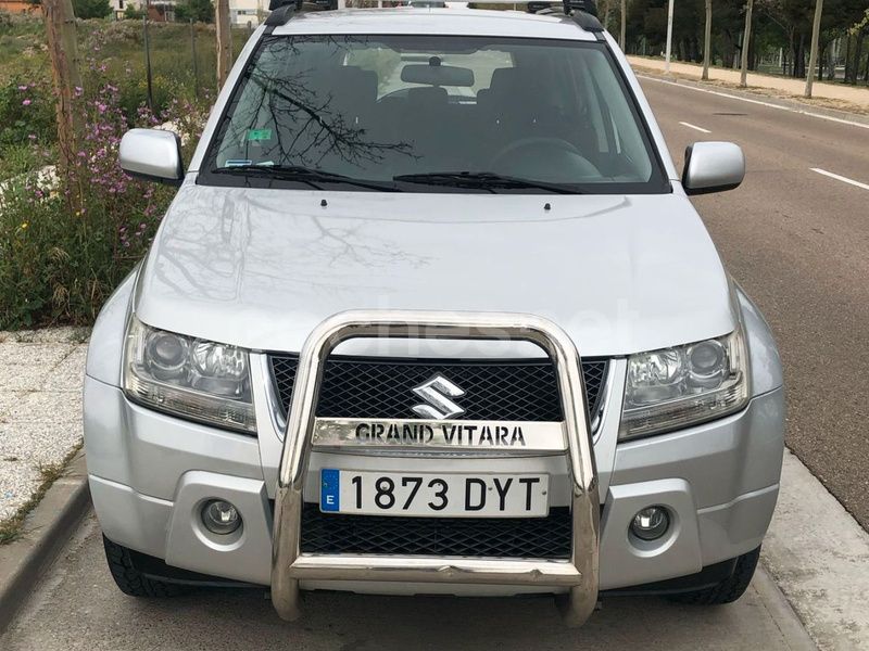 Gris / plata Usado 2006 Suzuki Grand Vitara SUV | 11.900 € (Un poco caro) - Imagen 1/4