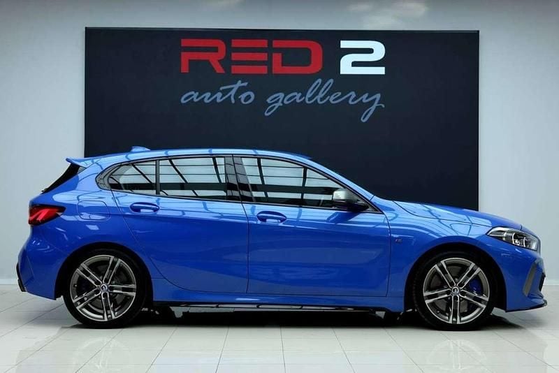 Usado BMW M135 Shadowline 306 CV (225 kW) 2022 Azul Utilitario