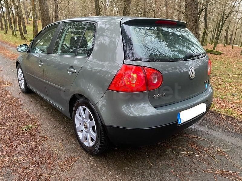 Usado VW Golf IV Highline 105 CV (77 kW) 2004 Verde Berlina