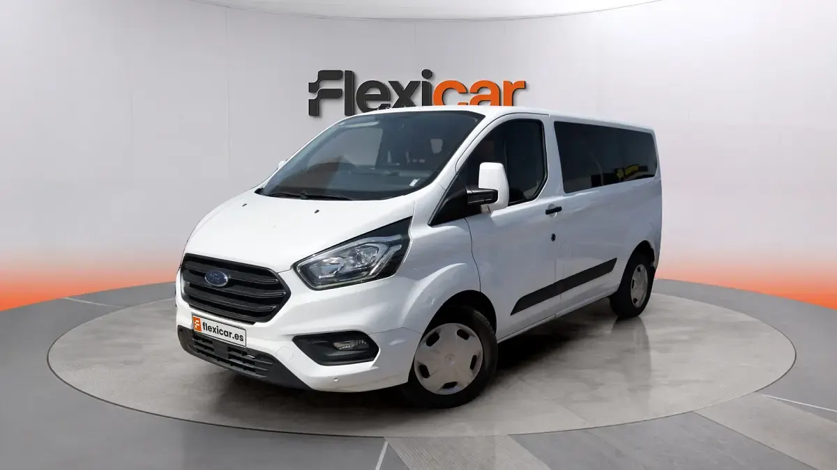 Usado Ford Transit Custom Trend 131 CV (96 kW) 2023 Blanco Familiar