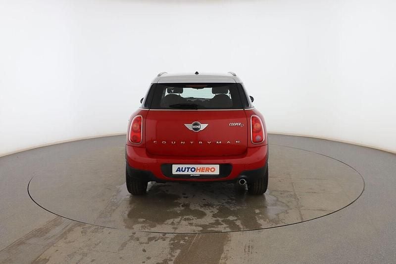 Usado Mini Cooper D 110 CV (80 kW) 2016 Rojo Utilitario