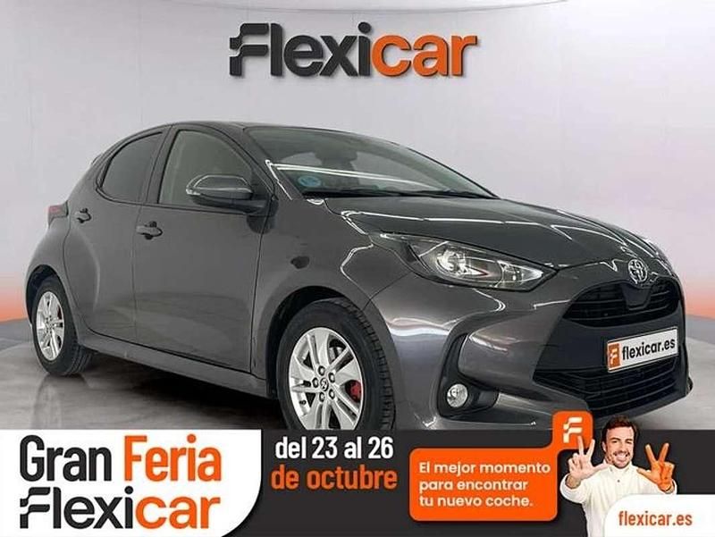 Gris Usado 2021 Toyota Yaris Edition Utilitario | 13.490 € (Precio justo) - Imagen 1/4