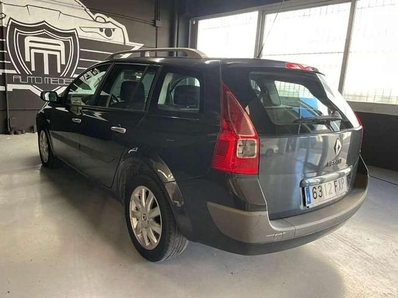 Usado Renault Mégane II Dynamique 111 CV (81 kW) 2007 Gris Utilitario