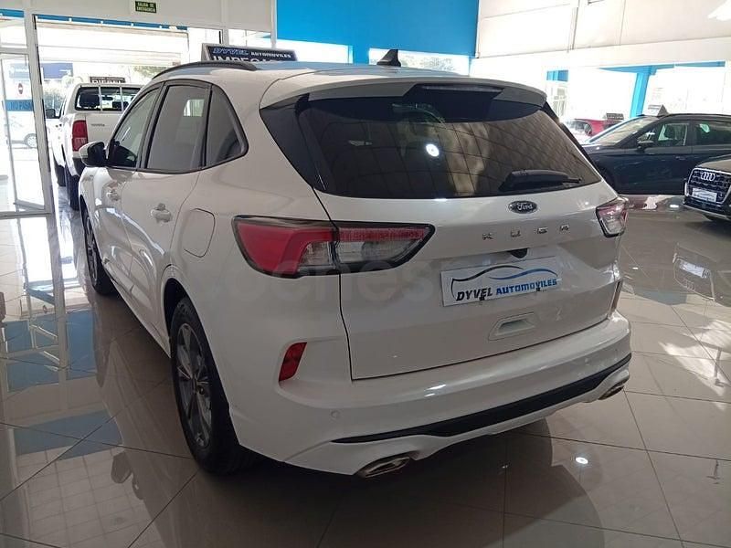 Usado Ford Kuga ST-Line 150 CV (110 kW) 2022 Blanco SUV