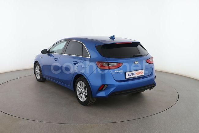 Usado Kia Ceed 101 CV (74 kW) 2020 Azul Utilitario