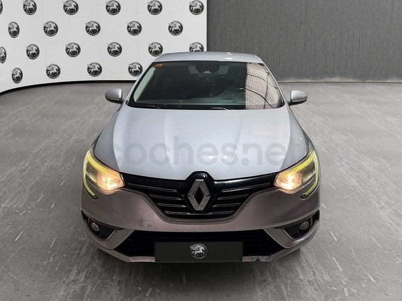 Usado Renault Mégane GT Line GT-Line 132 CV (97 kW) 2017 Gris / plata Berlina
