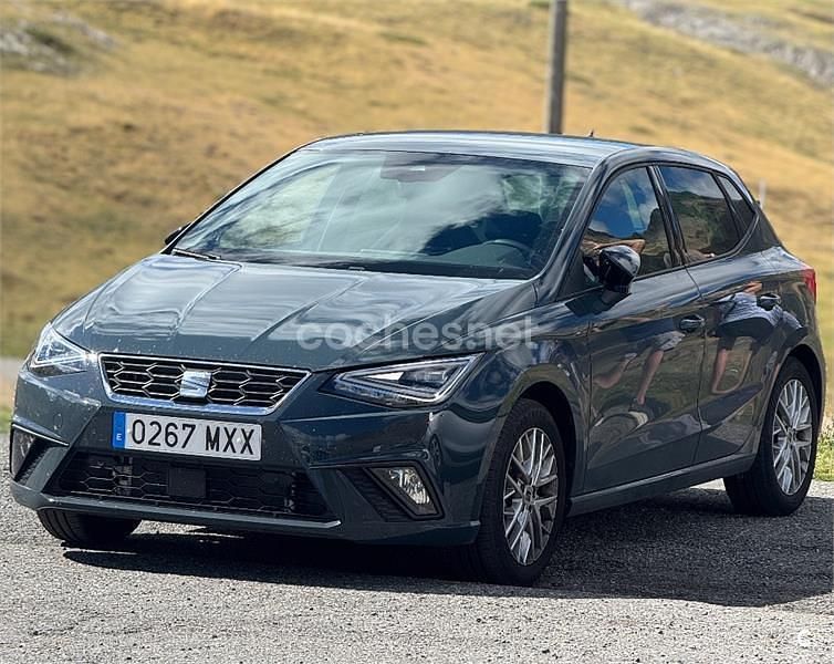 Usado Seat Ibiza FR 115 CV (84 kW) 2025 Azul Berlina