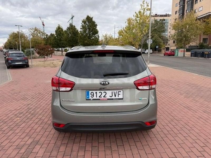 Usado Kia Carens 135 CV (99 kW) 2017 Gris / plata Monovolumen