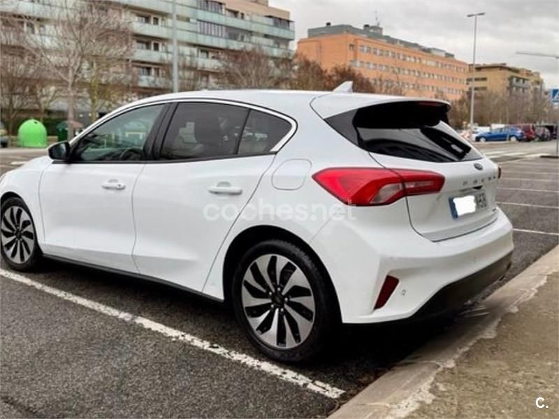 Używany Ford Focus Trend 125 KM (91 kW) 2018 Biały Sedan/Limuzyna