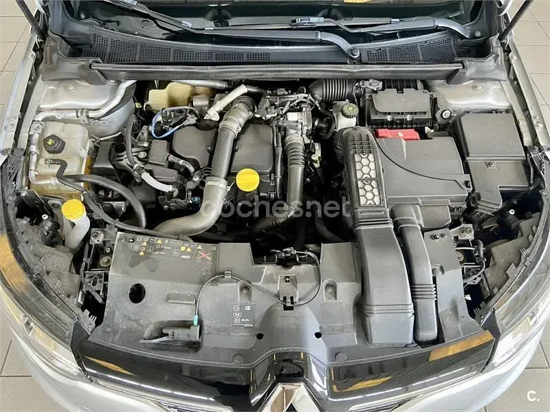 Usado Renault Mégane IV LIMITED 110 CV (80 kW) 2016 Gris / plata Berlina
