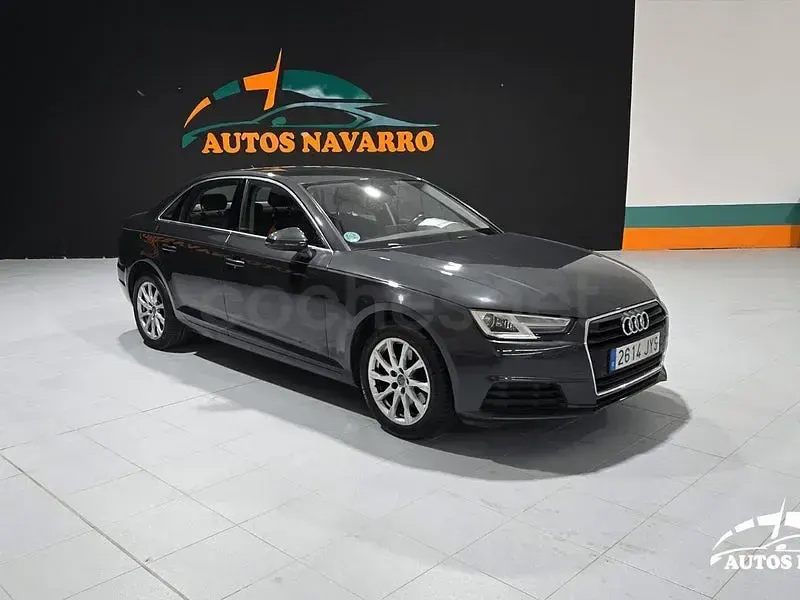 Usado Audi A4 Advanced 150 CV (110 kW) 2017 Gris / plata Berlina