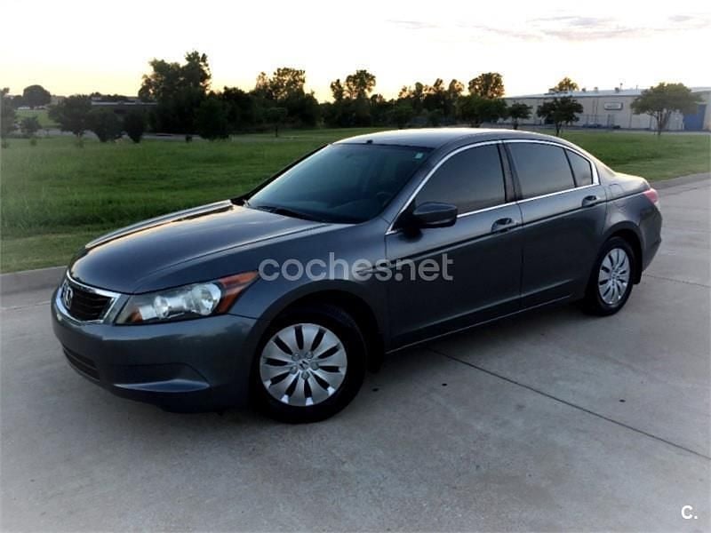 Gris / plata Usado 2008 Honda Accord Executive Berlina | 6800 € - Imagen 1/3