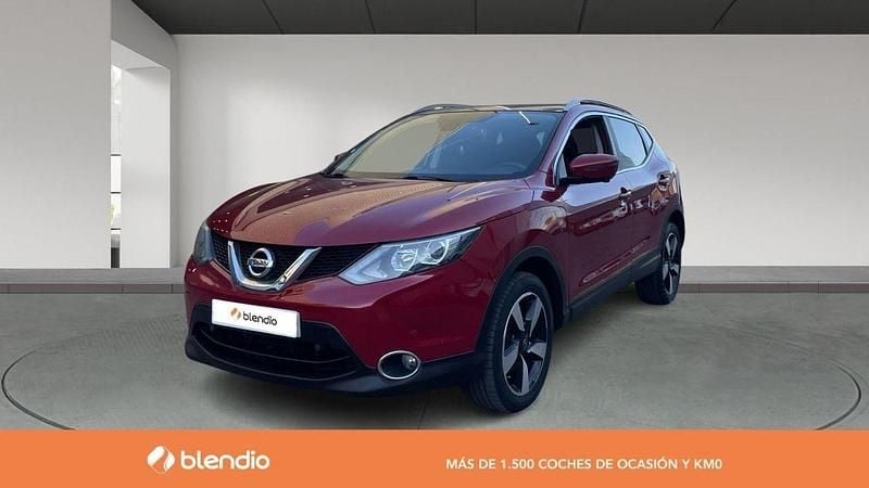 Usado Nissan Qashqai N-Connecta 110 CV (80 kW) 2016 Rojo SUV