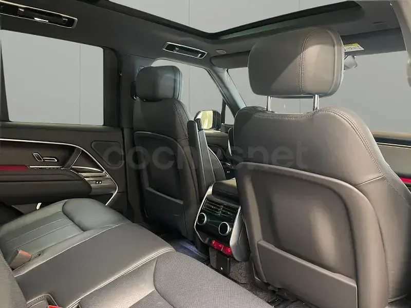 Usado Land Rover Range Rover 350 CV (257 kW) 2025 Gris / plata SUV