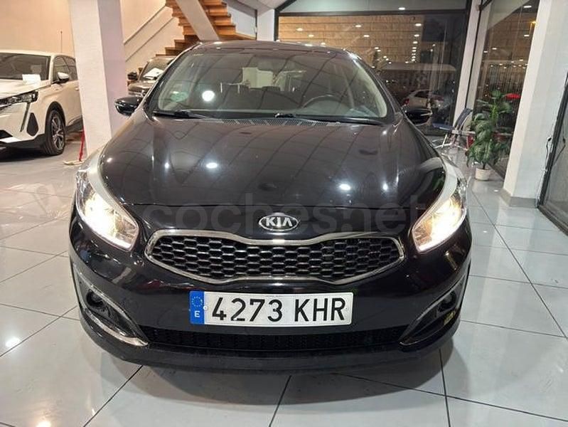Usado Kia Ceed GT 90 CV (66 kW) 2018 Negro Berlina