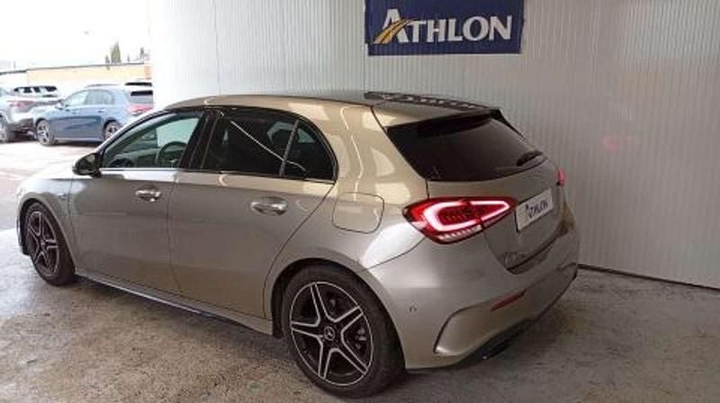 Usado Mercedes A180 116 CV (85 kW) 2021 Gris Utilitario
