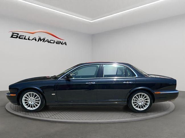 Usado Jaguar XJ6 Executive 209 CV (153 kW) 2006 Negro Berlina