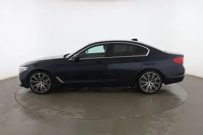 Käytetty BMW 530 Luxury Line 252 HP (185 kW) 2018 Sininen Sedan