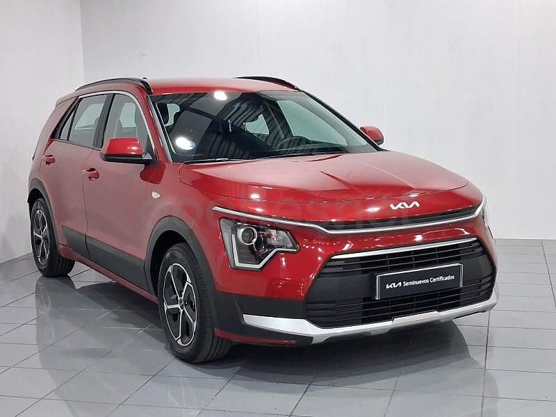 Usado Kia Niro 141 CV (103 kW) 2023 Rojo SUV