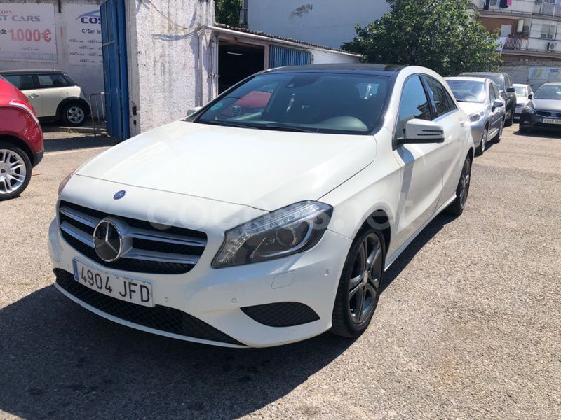 Blanco Usado 2015 Mercedes A180 Urban Berlina | 12.900 € (Precio justo) - Imagen 1/4