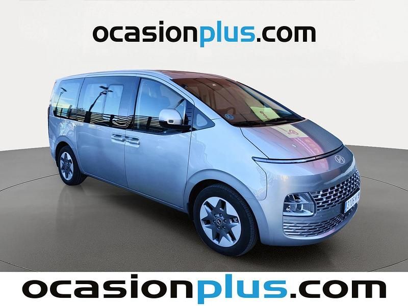 Usado Hyundai Staria Style 225 CV (165 kW) 2025 Gris plata Monovolumen