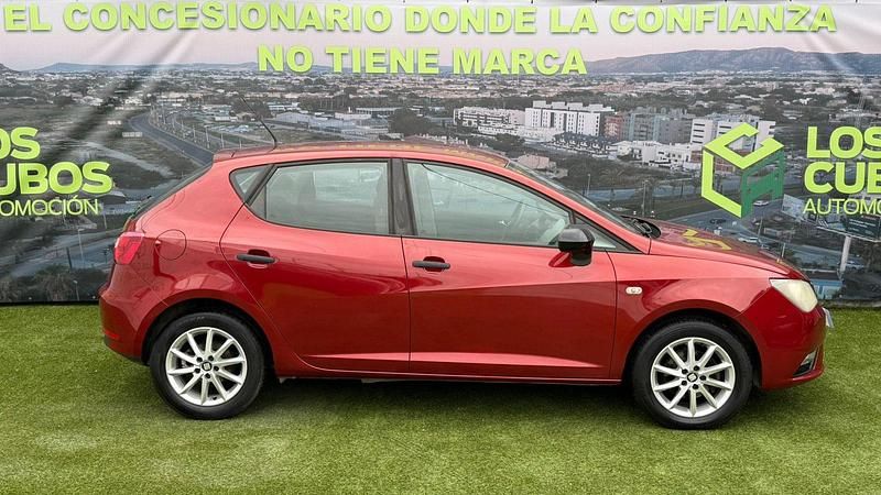 Usado Seat Ibiza Reference 90 CV (66 kW) 2014 Amarillo