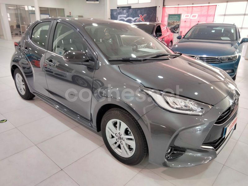 Usado Mazda 2 Comfort 116 CV (85 kW) 2024 Gris Berlina