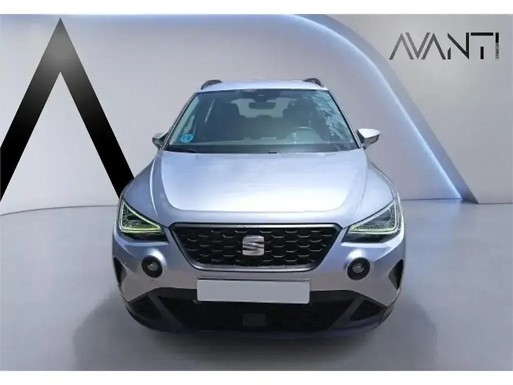 Usado Seat Arona Style 110 CV (80 kW) 2022 Gris SUV
