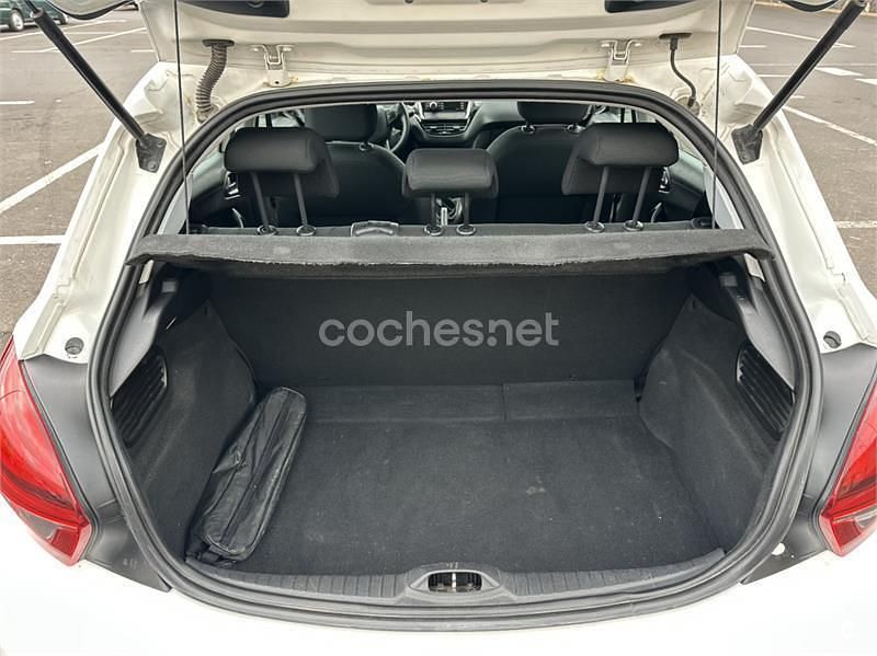 Blanco Usado 2016 Peugeot 208 Access Utilitario | 5999 € (Buen precio) - Imagen 1/1