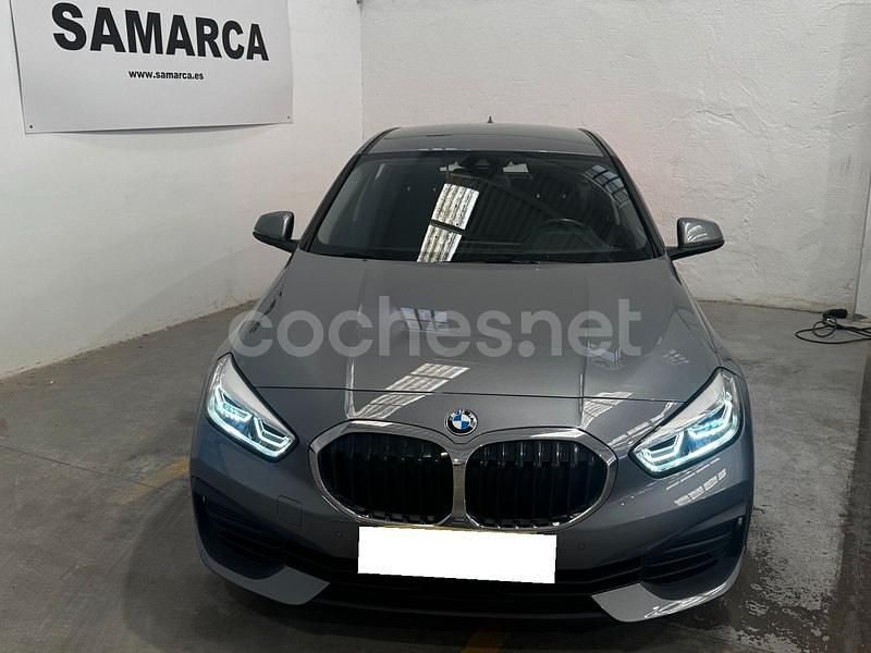 Usado BMW 118 Comfort Edition 150 CV (110 kW) 2022 Gris / plata Utilitario