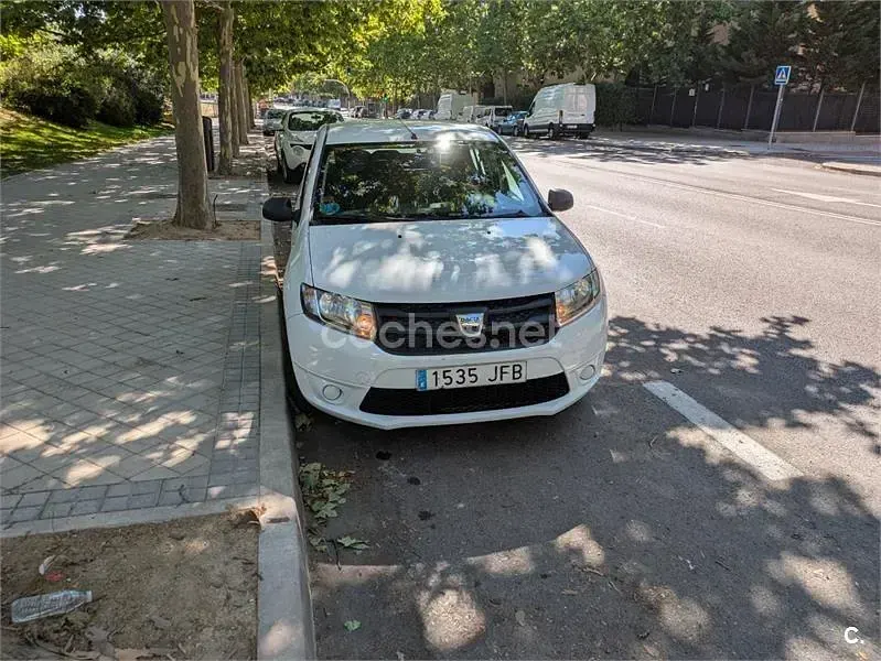 Usado Dacia Logan Ambiance 75 CV (55 kW) 2018 Blanco Berlina