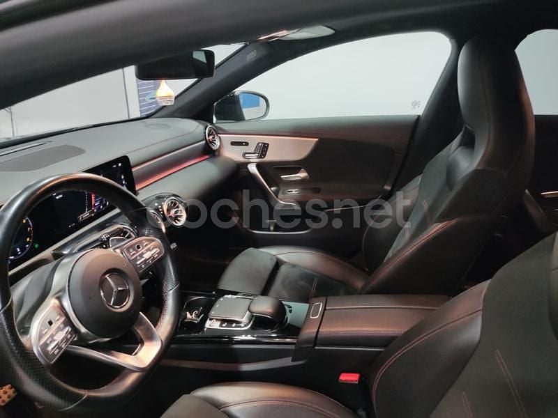Usado Mercedes CLA200 163 CV (119 kW) 2020 Gris / plata Berlina