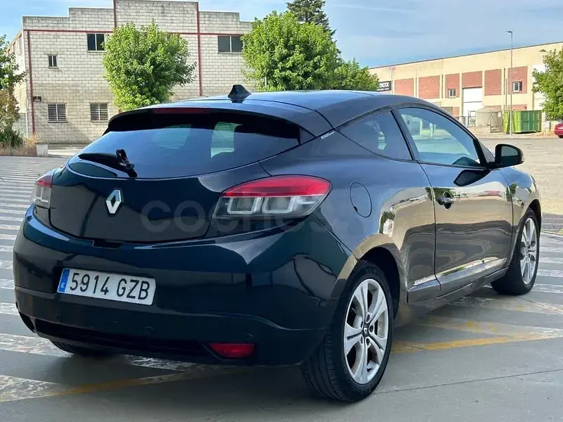Usado Renault Mégane III Dynamique 105 CV (77 kW) 2008 Negro Berlina