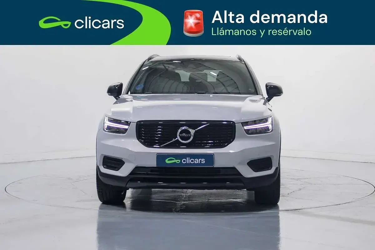 Usado Volvo XC40 Plus 179 CV (131 kW) 2022 Plateado SUV