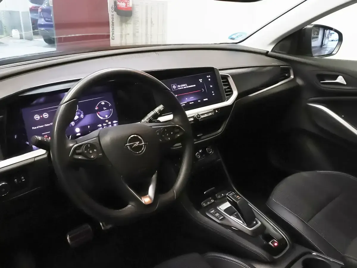 Usado Opel Grandland X 224 HP (164 kW) 2023 Preto SUV