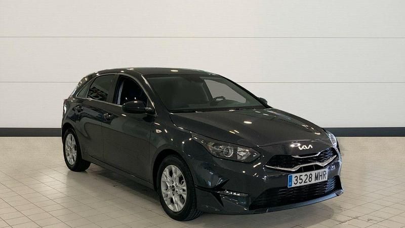 Negro Usado 2023 Kia Ceed Utilitario | 19.500 € (Un poco caro) - Imagen 1/1
