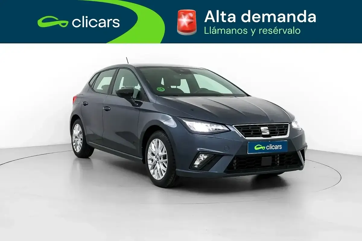 Usado Seat Ibiza FR 110 CV (80 kW) 2022 Gris / plata Utilitario
