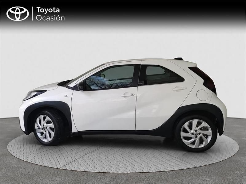 Usado Toyota Aygo X Play 72 CV (52 kW) 2024 Blanco SUV