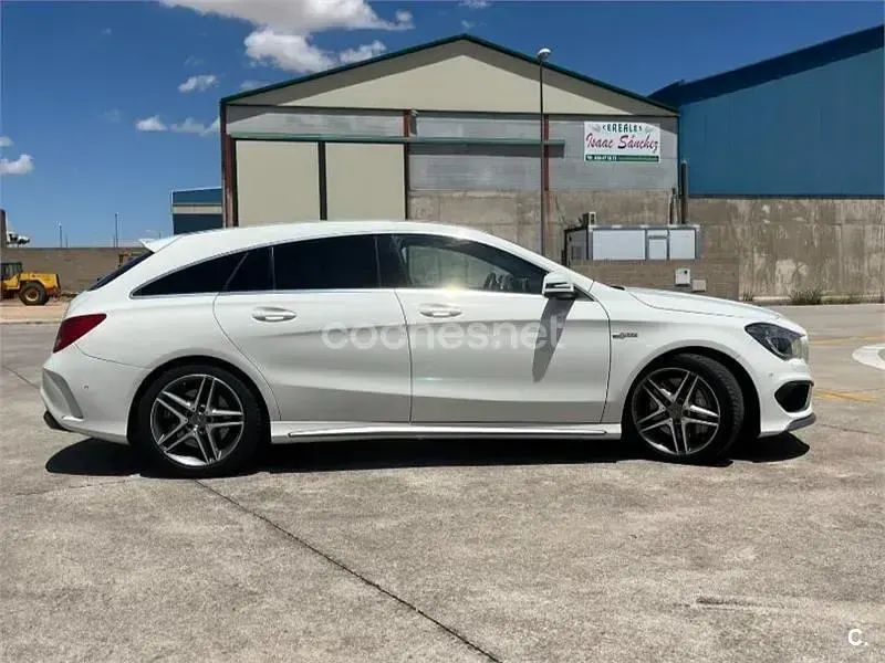 Usado Mercedes CLA45 AMG Shooting Brake AMG 360 CV (264 kW) 2015 Blanco Familiar
