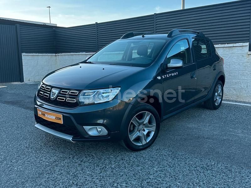 Gris / plata Usado 2018 Dacia Sandero Stepway Ambiance Utilitario | 10.499 € (Precio justo) - Imagen 1/4